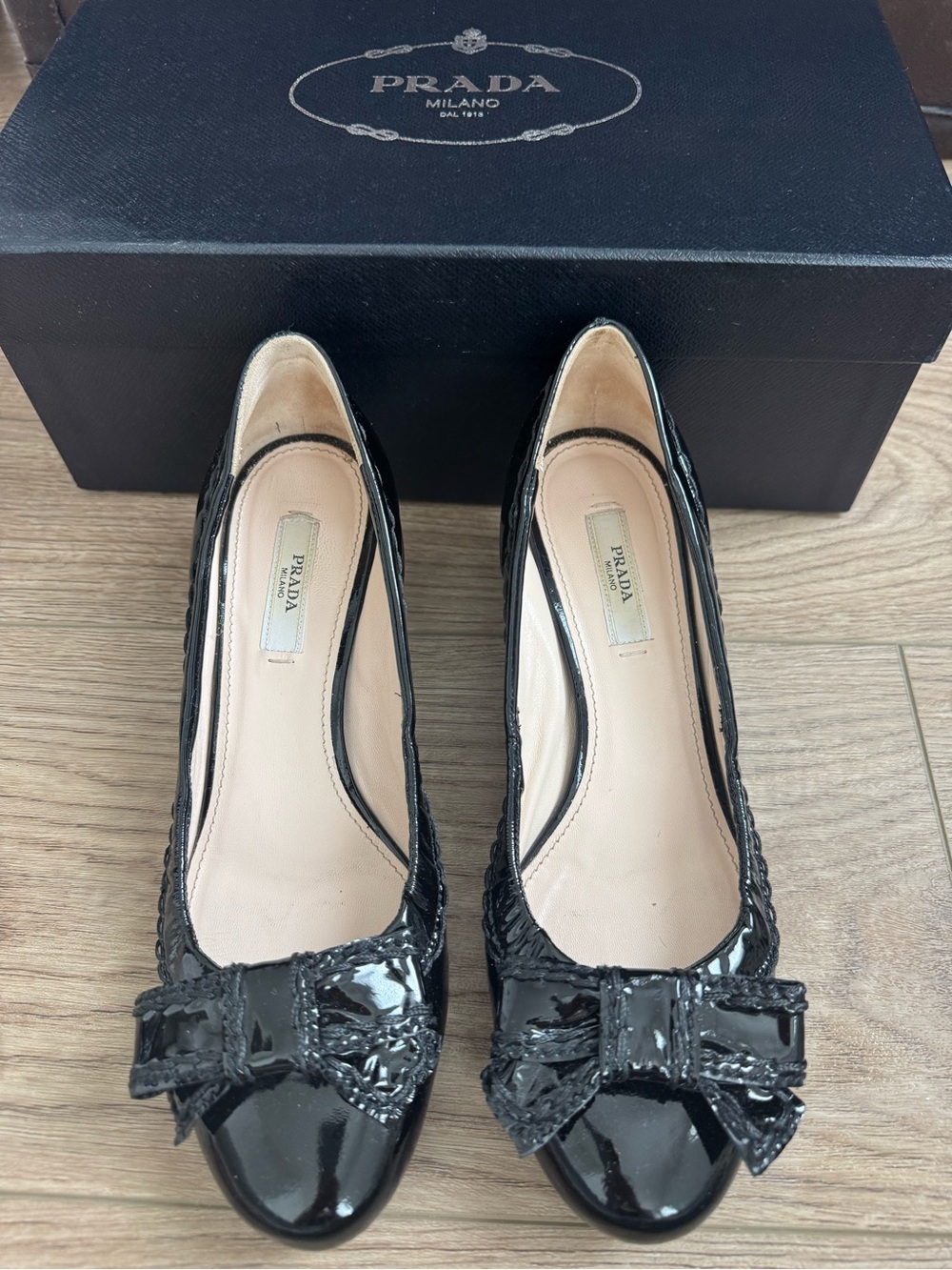 New Prada Black Patent Leather Bow Pumps Size 36